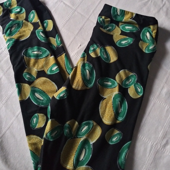 Women's kiwi LulaRoe kiwi fruit leggings one size - Picture 1 of 3